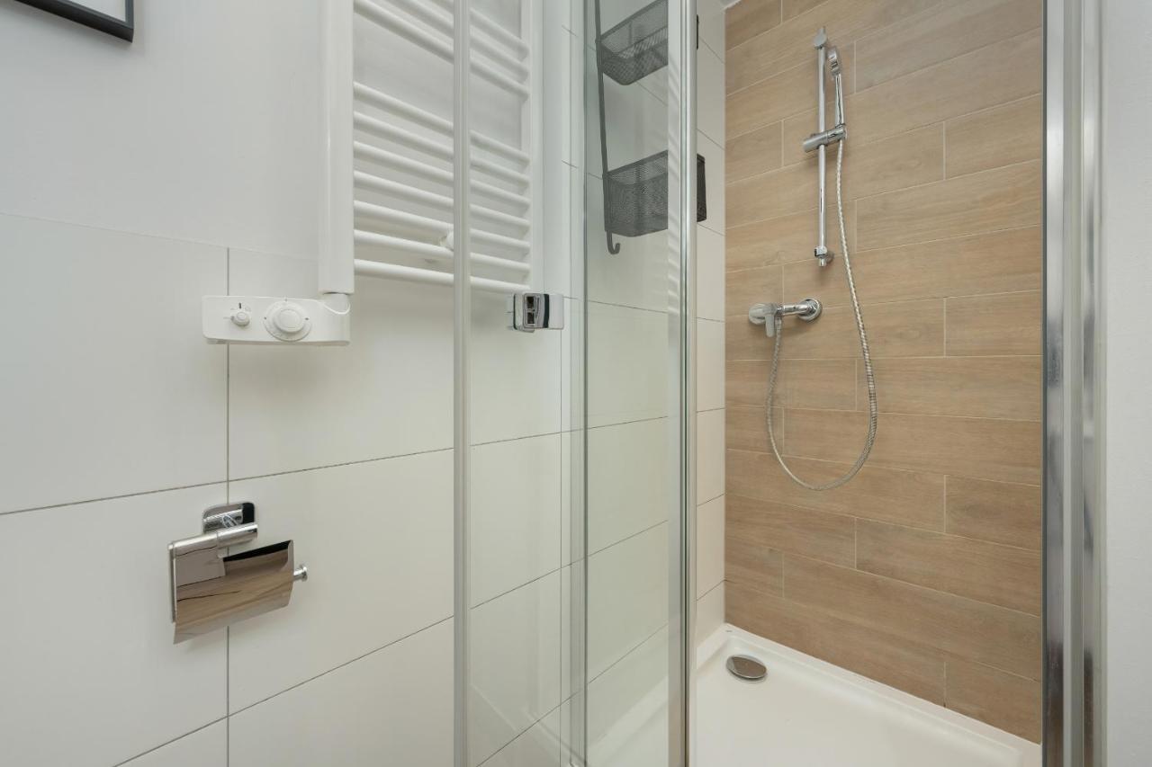 Trendy Studios With Home Office Near Wroclaw Main Station By Noclegi Renters Exterior foto